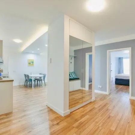 Srodmiescie. Wyspa Spichrzow Apartmán